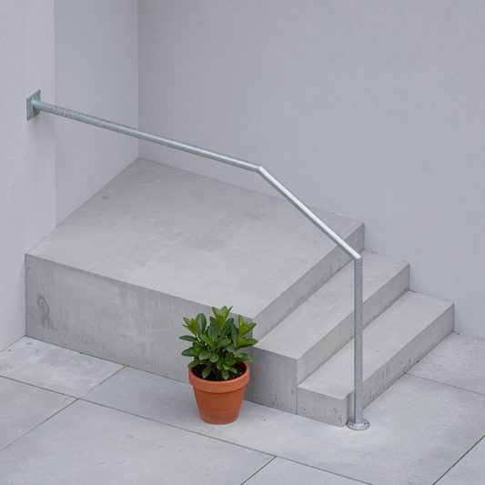 Treppenhandlauf THL 04 verzinkt – langes Podest, oben mit Wandplatte - DeinMetallbauer.shop